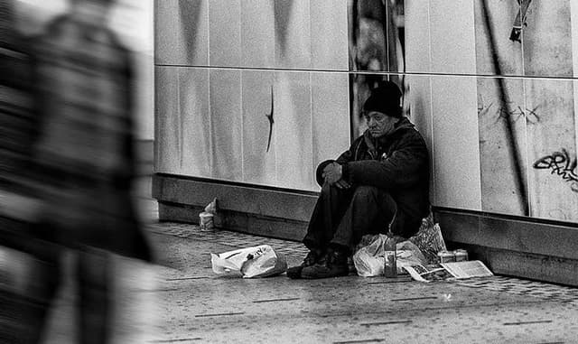 ACTIVITE PROFESSIONNELLE ET PAUVRETE